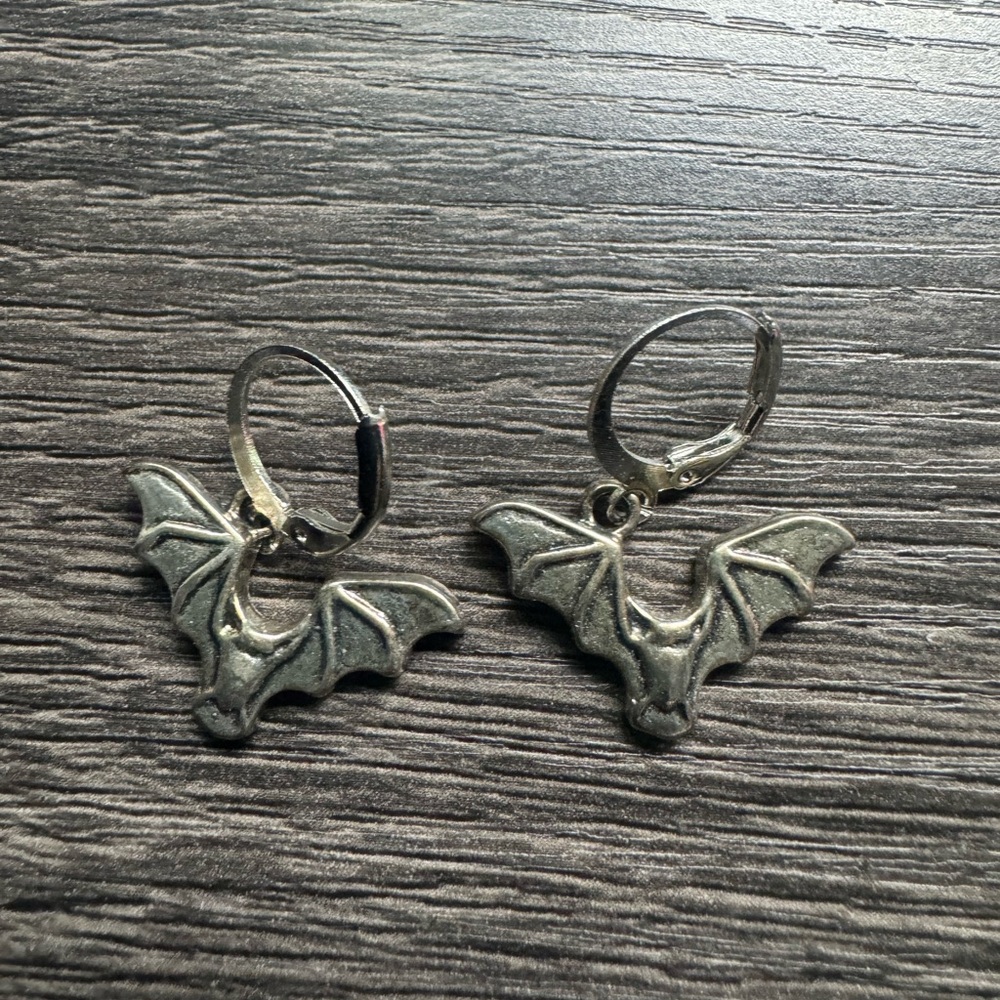 BN unworn bat dangle earrings on hoops silver